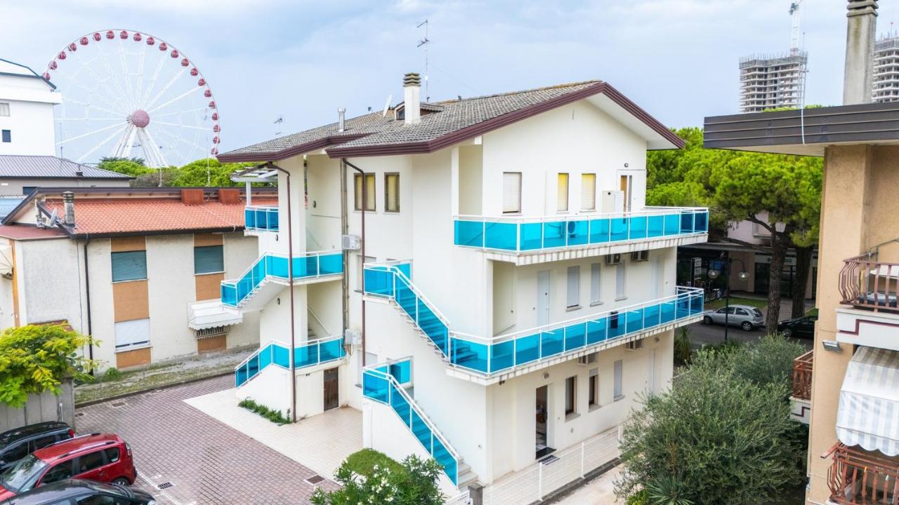 Bilocali Casa De Lazzari - Piazza Brescia - Adria Holiday Jesolo - FAMILY APARTMENTS - Chambres d'hôtes Lido di Jesolo