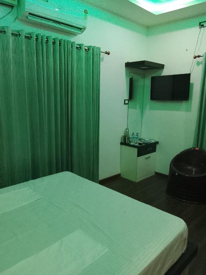 Doppel- oder Zweibettzimmer