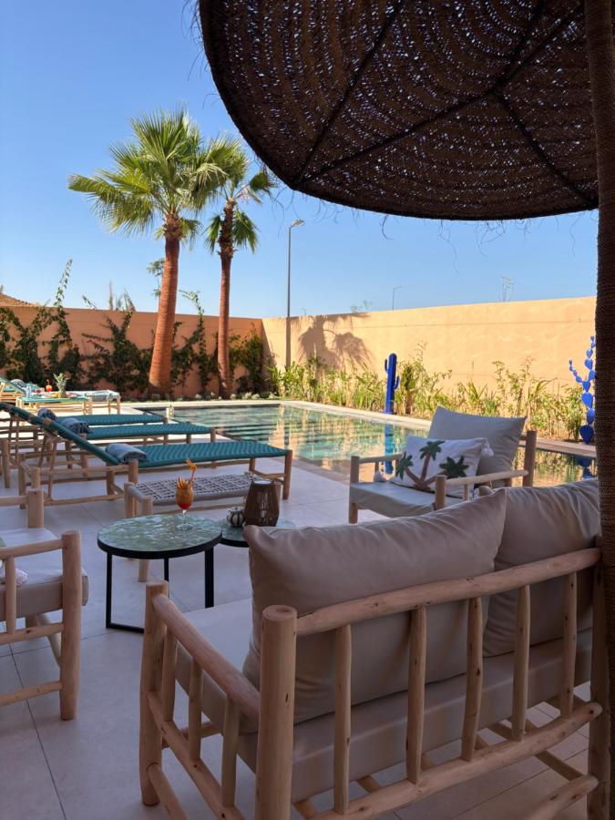 Villa Marleanis 5 suites 300m2 piscine chauffée privative 11m de long résidence avec gardien - Chambres d’hôtes Marrakech