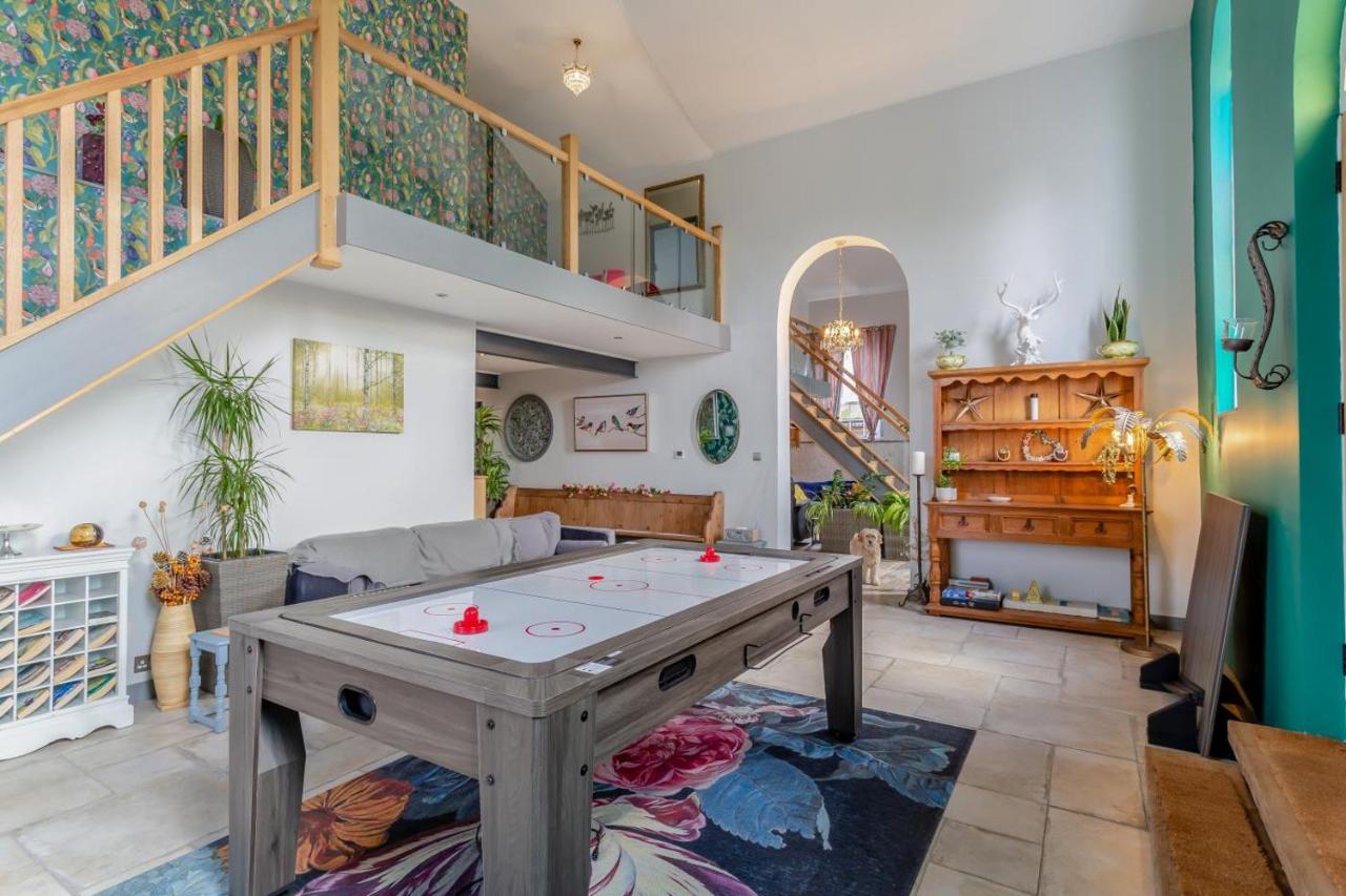 Sycamore Corner Chapel - B&B Crowle