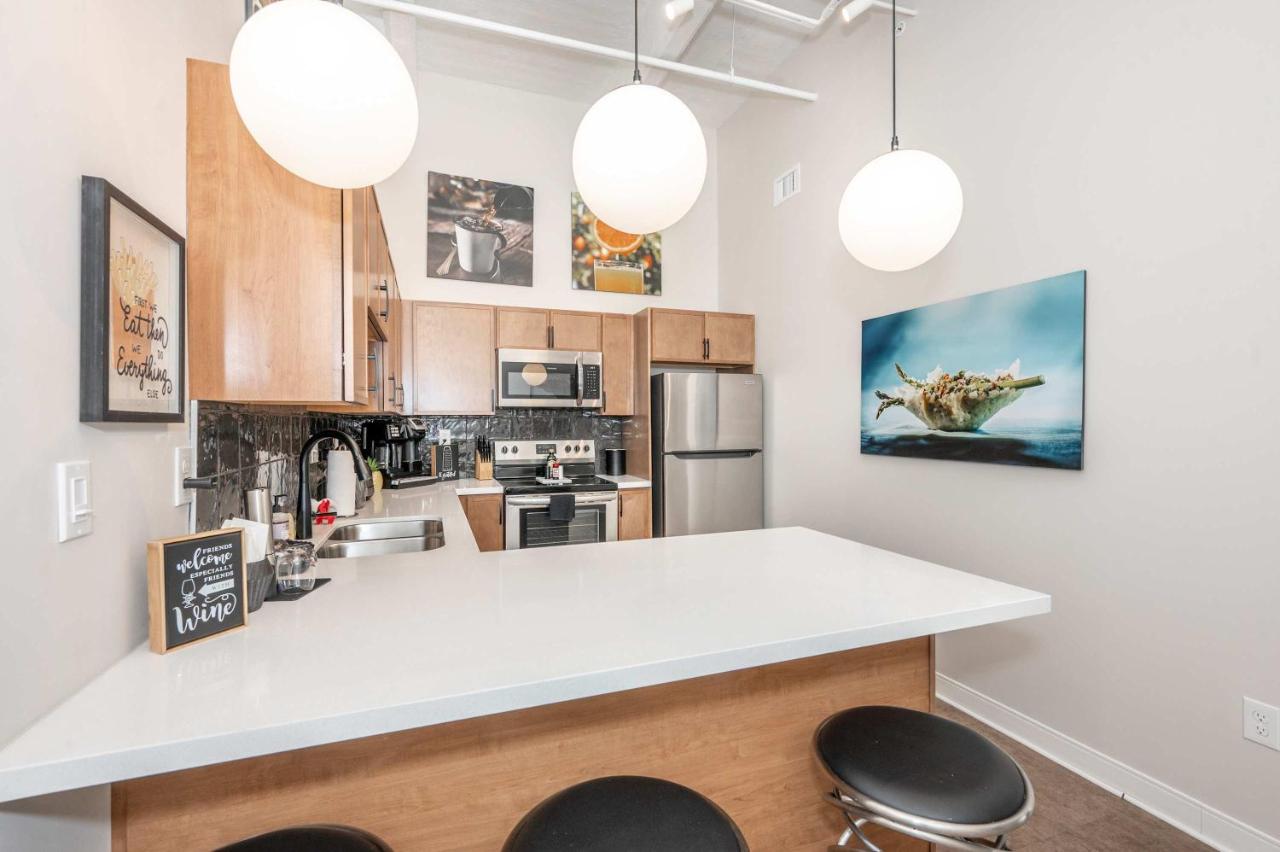 Cincy City Lights, 2BR Suite, Walk to Reds - Ferienwohnung Cincinnati