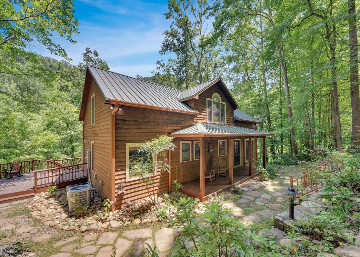 Rivers Edge Retreat - B&B Sevierville
