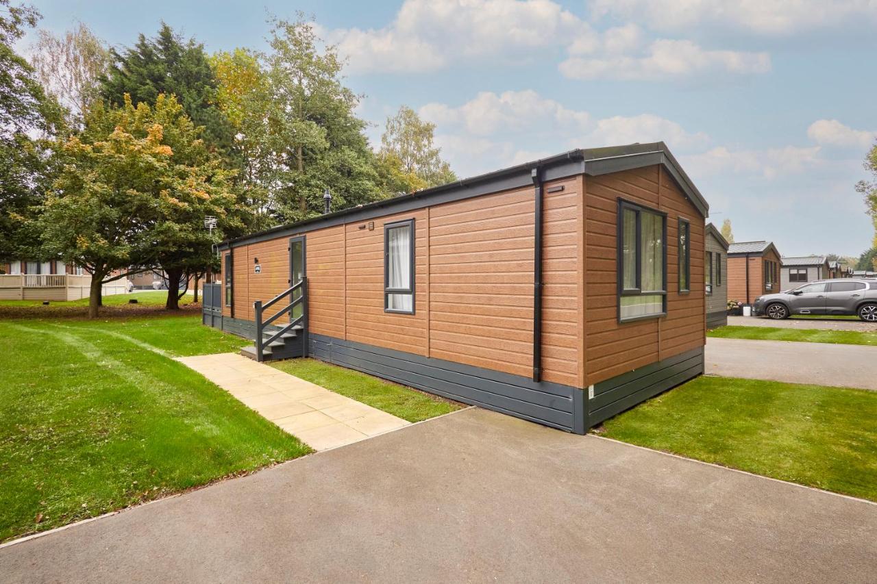 Fir Tree Lodge with Hot Tub - B&B York
