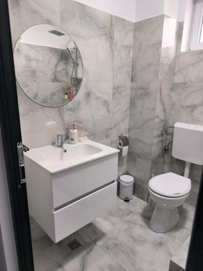 Netylux - Bed and Breakfast Piteşti