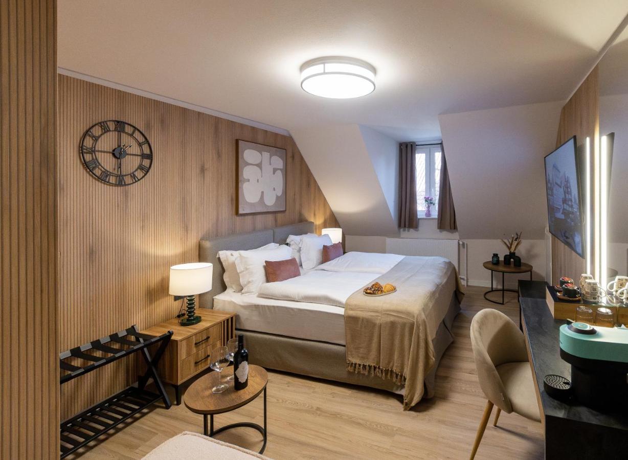 Gästehaus zum roten Hahn - Ferienwohnung Lüneburg