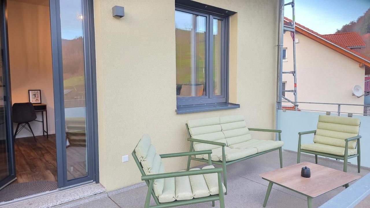 Black Forest -5- I Design-Apartment I 2 Etagen I Terrasse & Balkon mit Ausblick I Boxspring I Nespresso - B&B Oberharmersbach