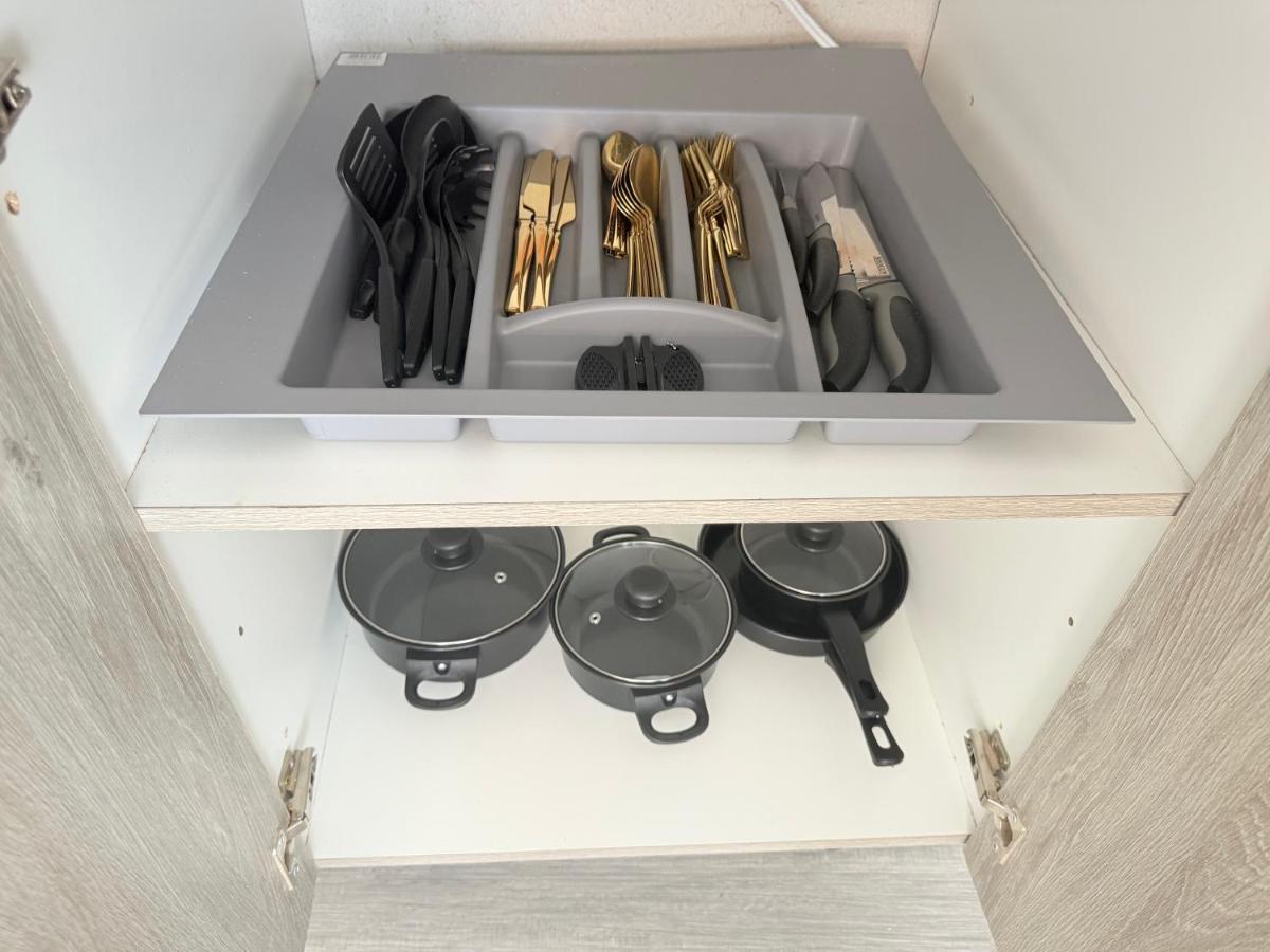 Classic One-Bedroom Apartment with King Bed