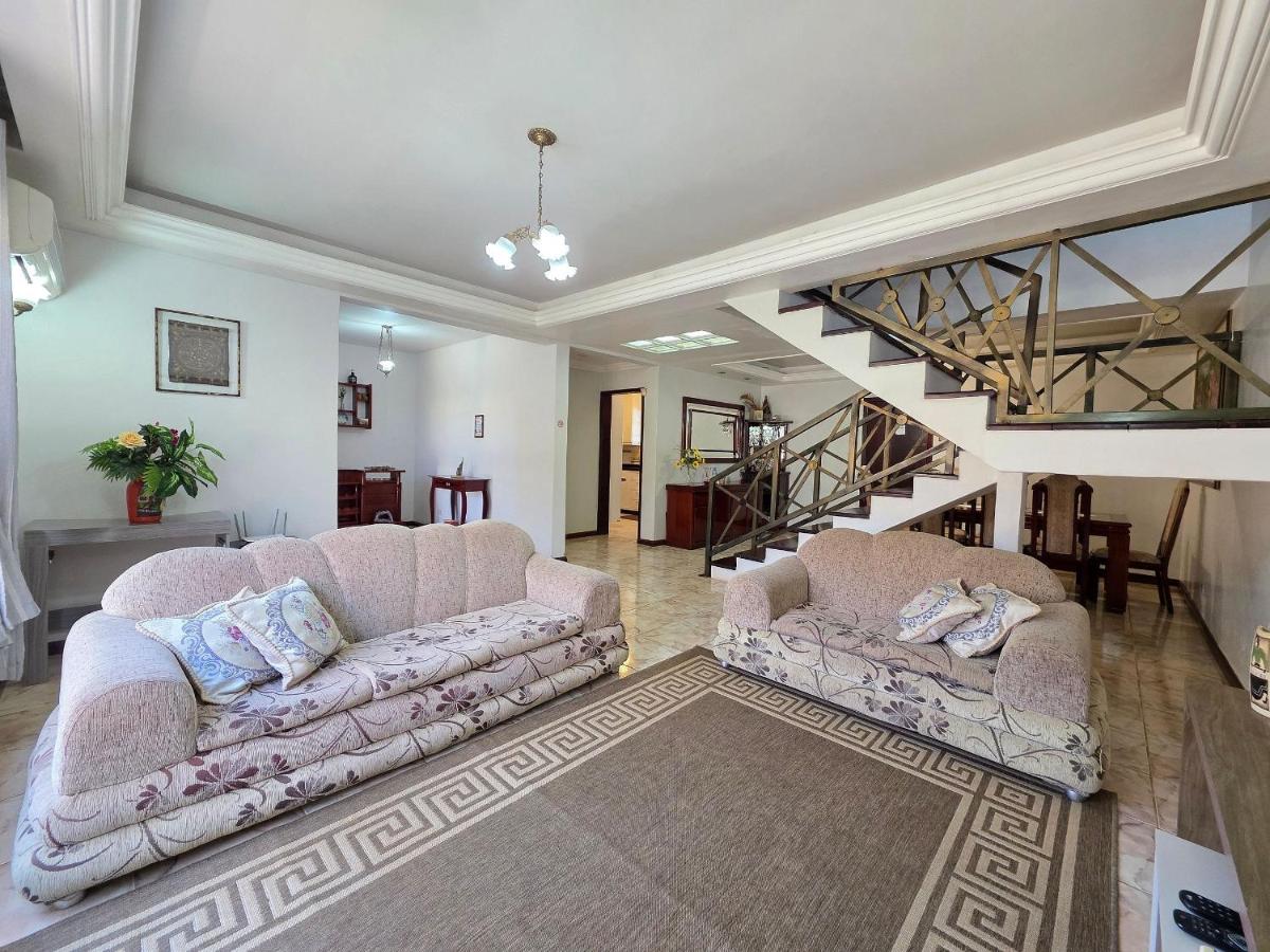 Casa com Piscina próximo Atrativos/ wifi/ garagem - B&B Foz do Iguaçu