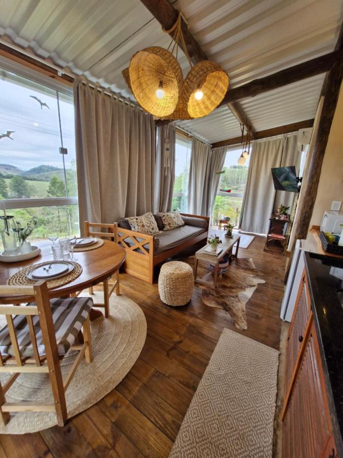 Chalé Girassol - Vila Monte Cunha - B&B Cunha