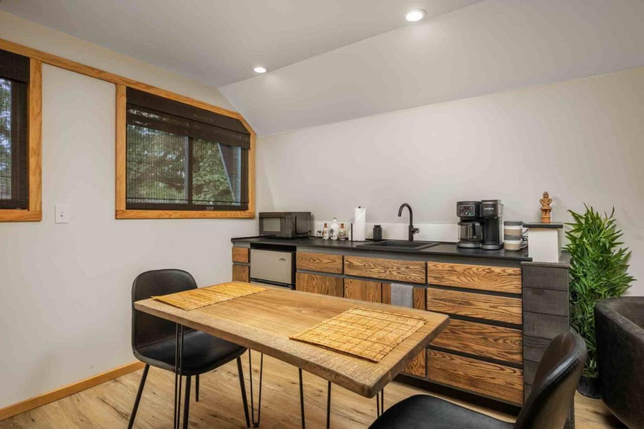 Bamboo Haven - Bed and Breakfast Milwaukie