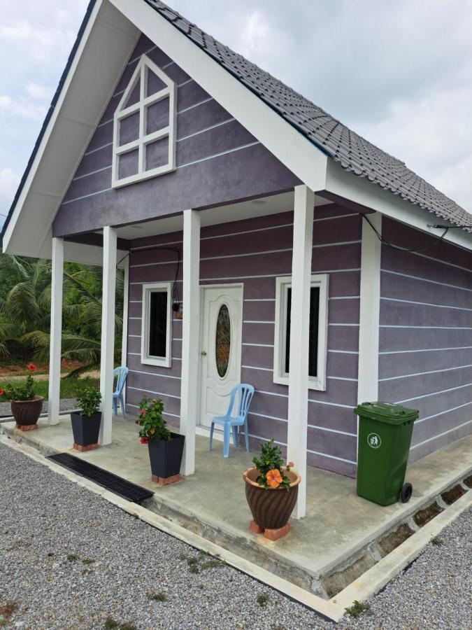 Teratak Sumayyah 1 - For Islam Only - Pondok Lenggong - B&B Kampong Banggol Belimbing