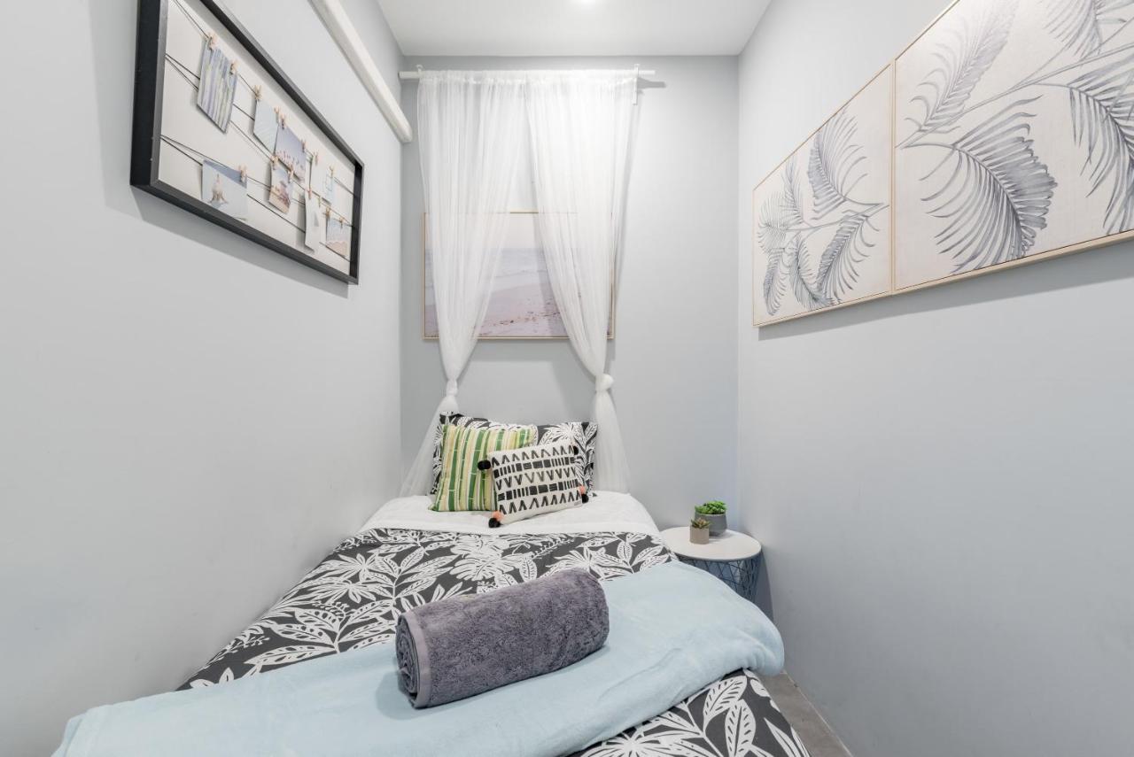 Modern Single Room - AC - 1Min Walk to Central- Close to Darling Harbour Chinatown CBD - Shared Bathroom - Chambres d’hôtes Sydney