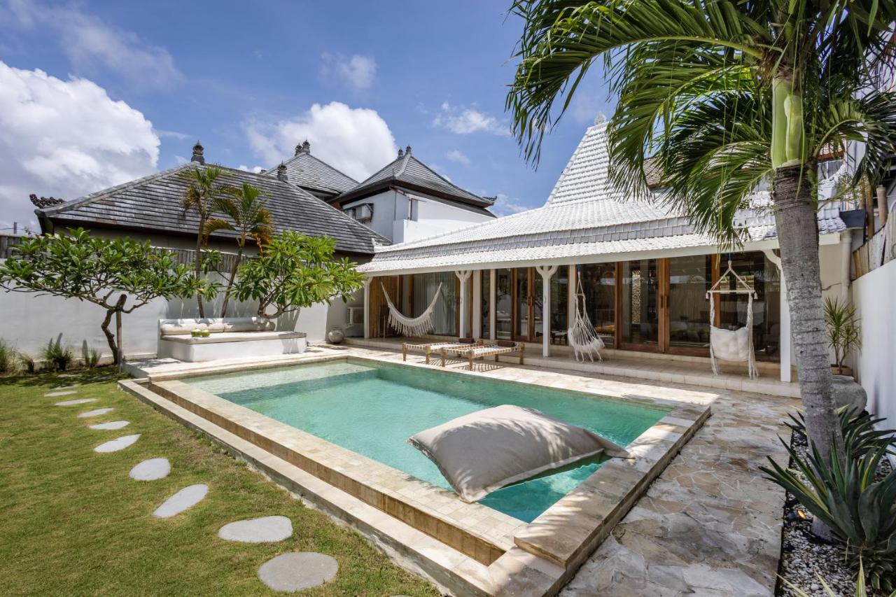 The White Joglo a stylish 3BDR Villa with Pool 2 min from the beach - Ferienwohnung Canggu