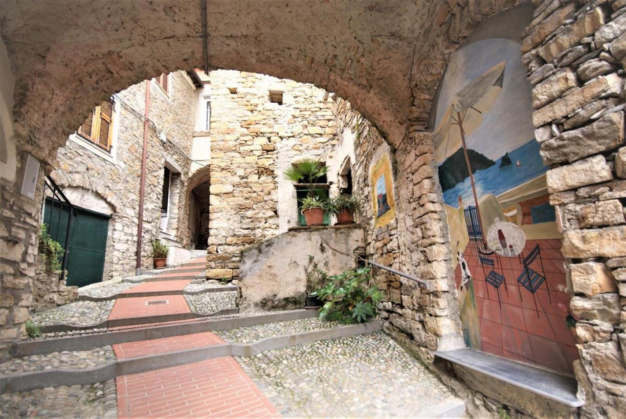 The Old Ship - B&B Costarainera