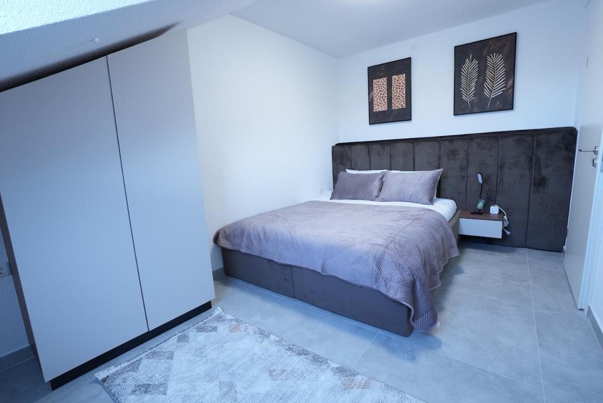 Luxury Apartments - Wohnung IA - Modernes Twin-Apartment III Stock - B&B Neuwied