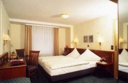 Landgasthof Deutsches Haus - B&B Ulmbach