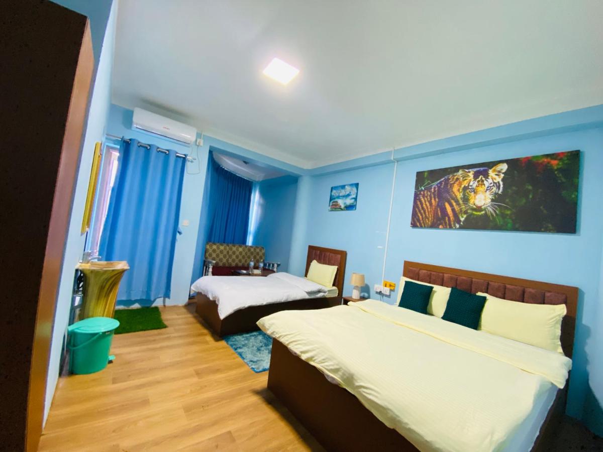 Doppel- oder Zweibettzimmer