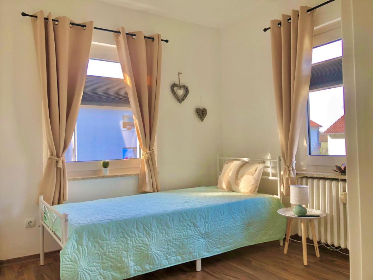 Apartment mit Balkon