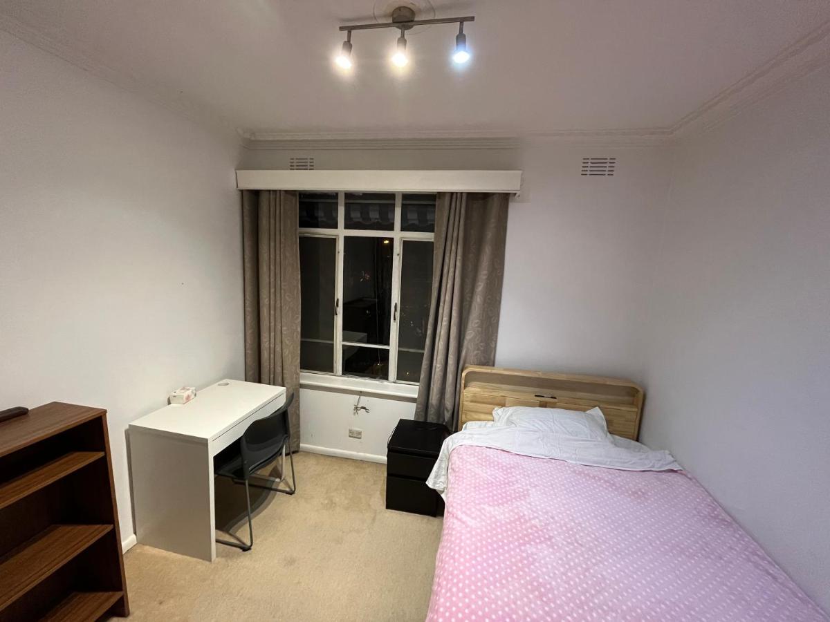 Camera Singola con Bagno in Comune