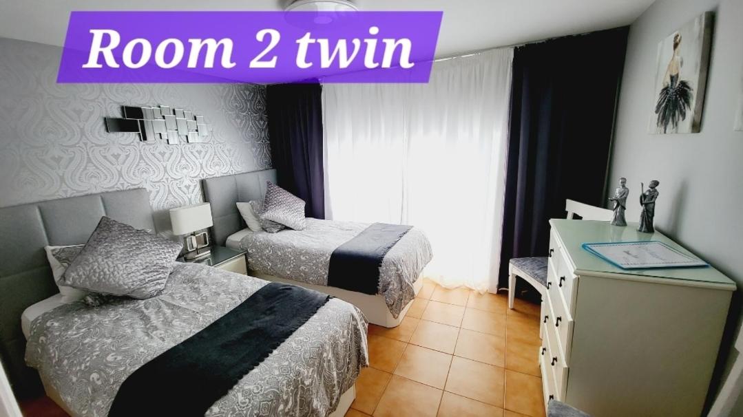 Twin Room with Private Bathroom