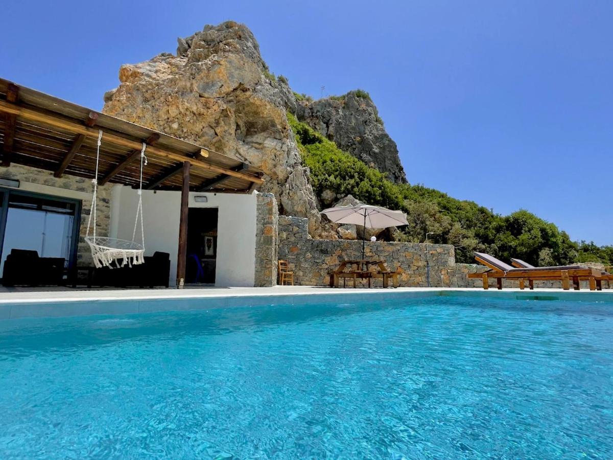 Ocean Bliss Villa, By Hellocrete - B&B Keramés