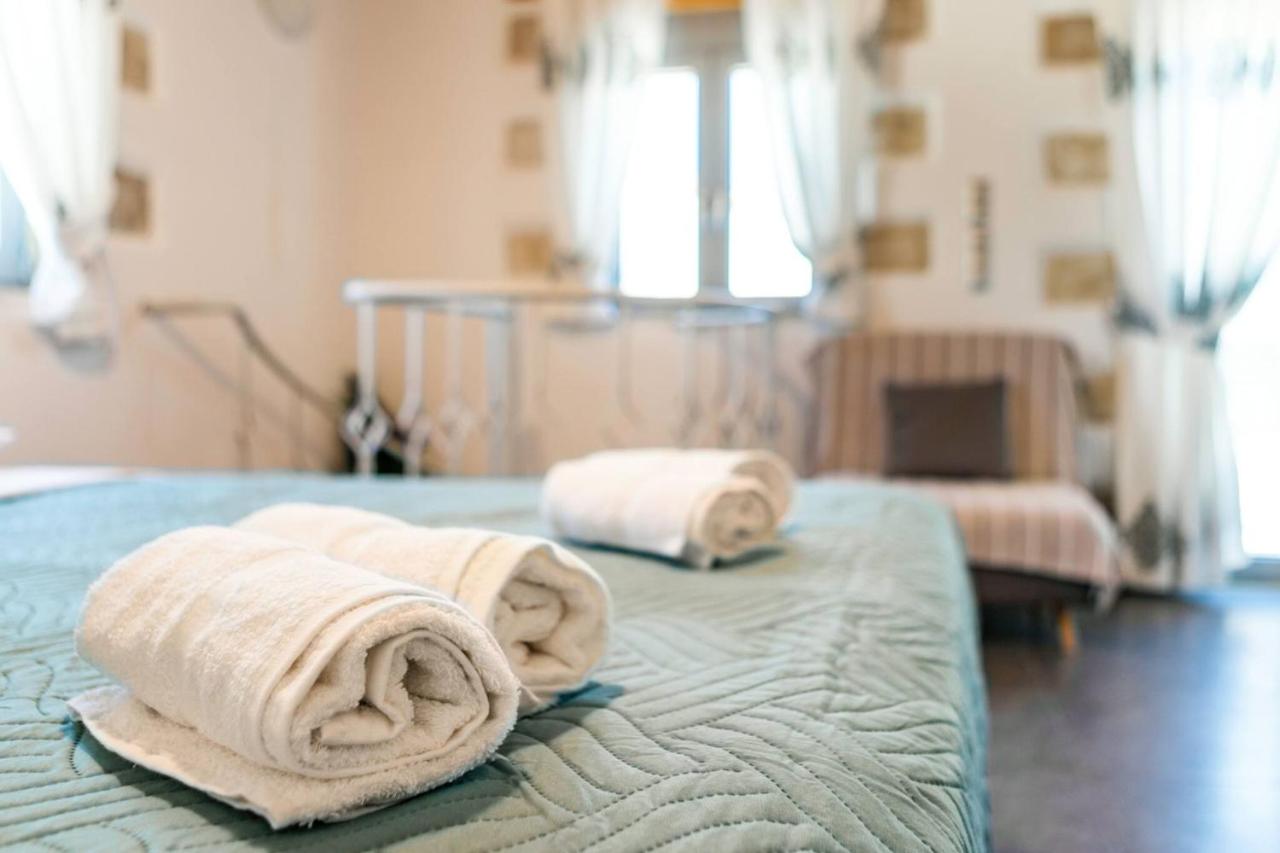 Marilena Natural Stone House, By Hellocrete - B&B Pigi