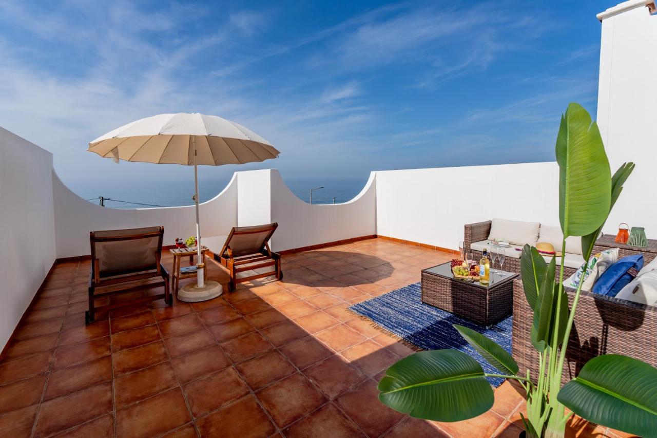 Moradia São João-Spacious Beachfront Villa - Bed and Breakfast A dos Cunhados