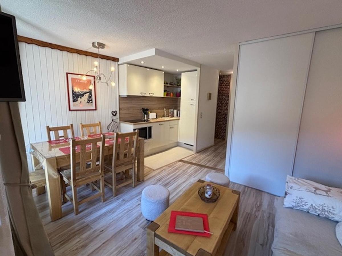 Les Menuires : 3 pièces rénové 40m² avec parking couvert et équipement complet, au pied des pistes - FR-1-178-380 - B&B Les Ménuires