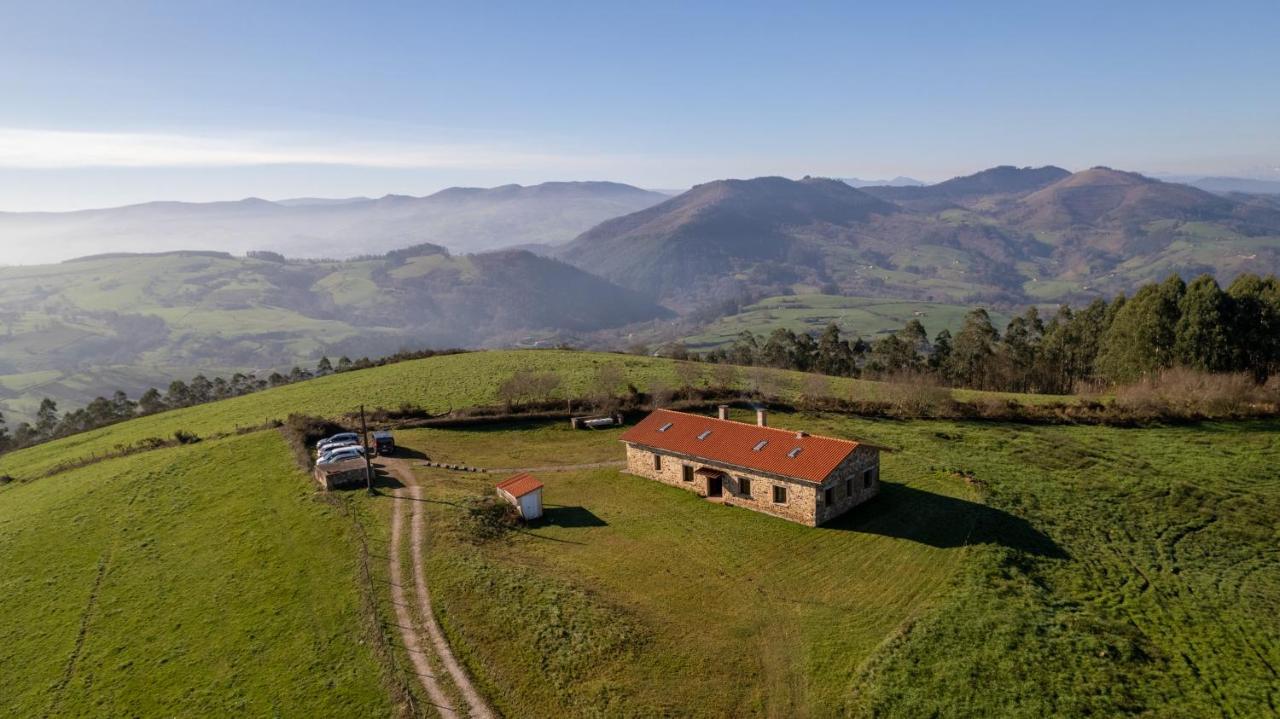 Casona Alto Sarracin - B&B Lloreda