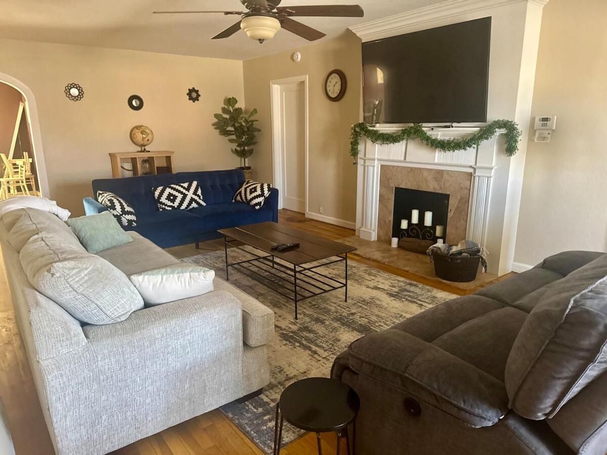 Brownfield BlueBird House - 6 bedrooms - B&B Brownfield