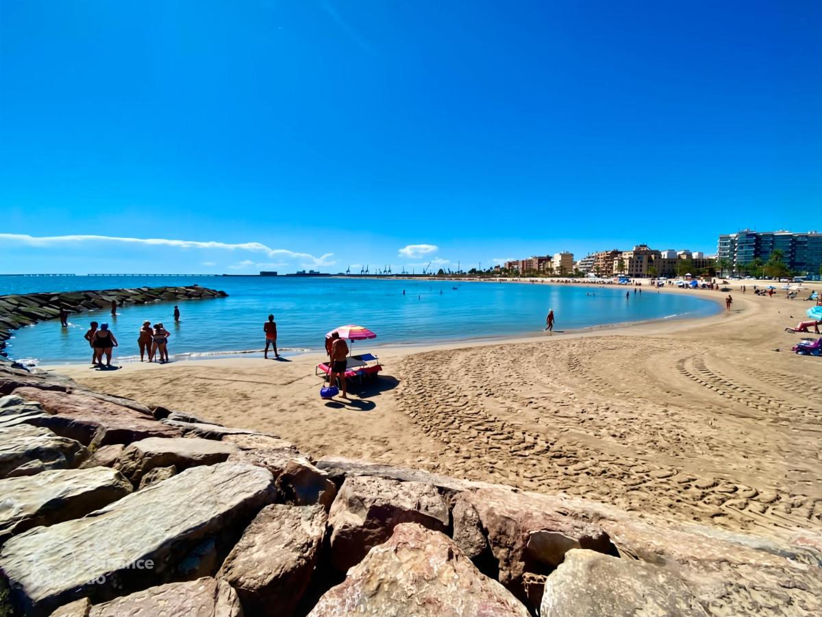 Bonita Planta baja con patio en 1ª línea de playa - Ferienwohnung El Port de Sagunt