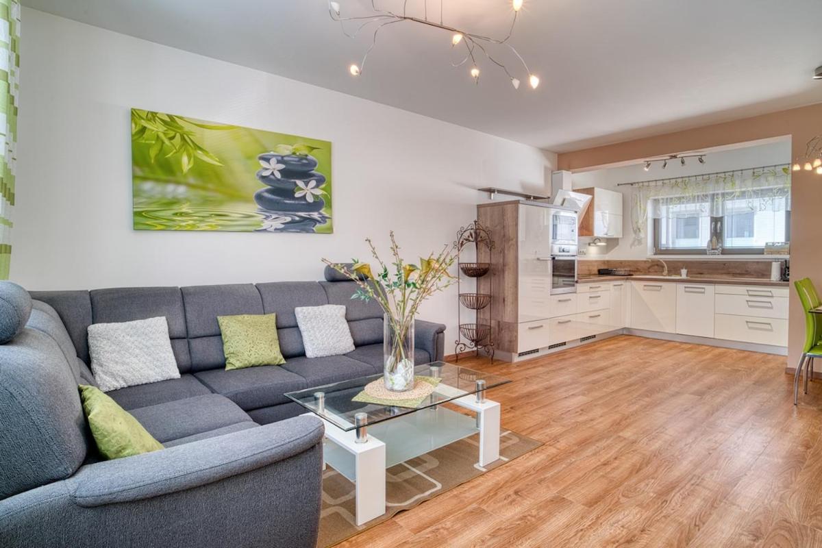 City Center Appartment with parking - Bed and Breakfast Trnava