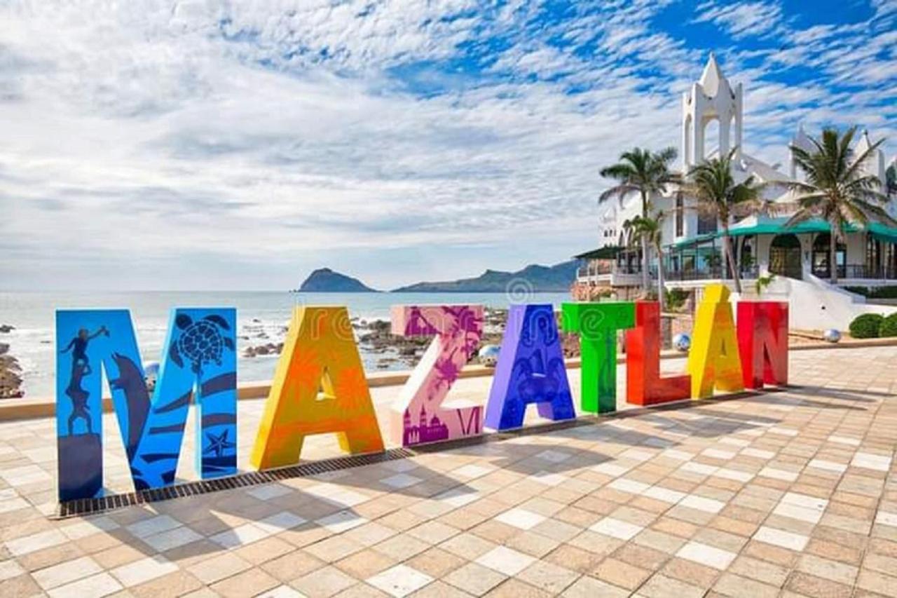 Departamento Moderno Azul Cielo - 2 Albercas - 3 Min Malecón y Playas - Chambres d'hôtes Mazatlán