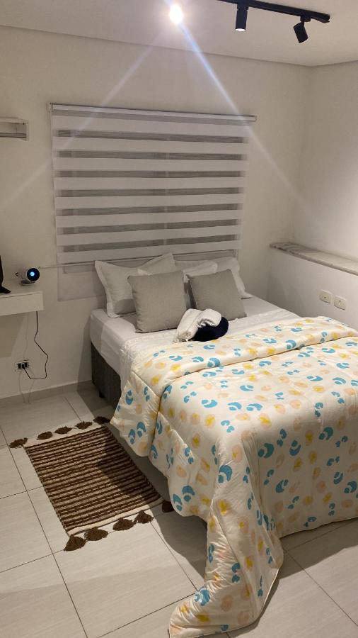 Kitnet Lourenço House - Bed and Breakfast Barueri