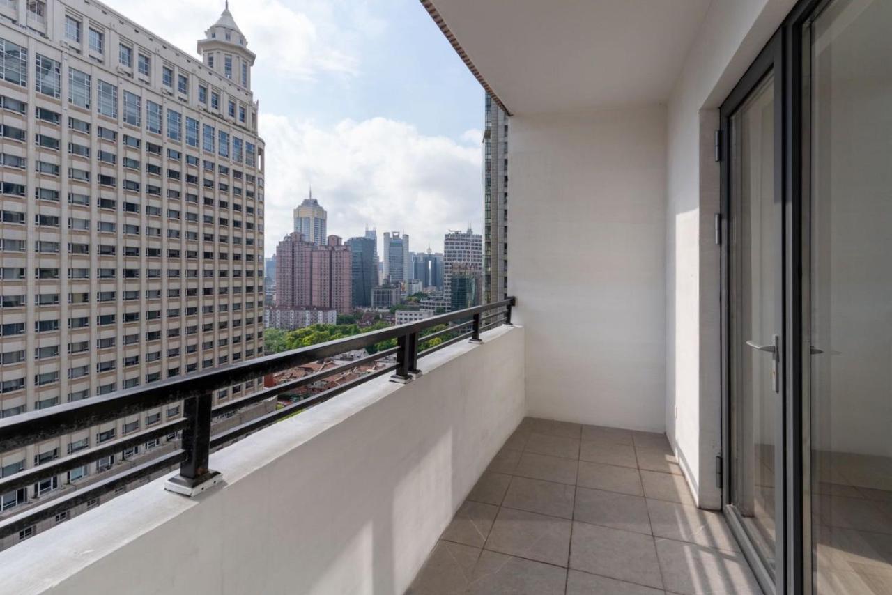 EHUB - Taikoo Hui Minimalist Family Apartment with steps from Nanjing Road, Metro, Natural History Museum - Chambres d'hôtes Shanghai