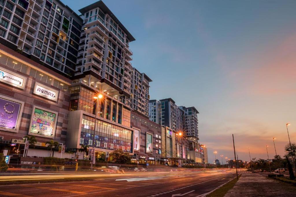 Vivacity Megamall City View Homestay - B&B Kuching