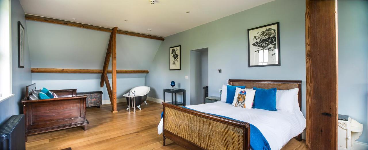 Executive King Room with Sofa Bed