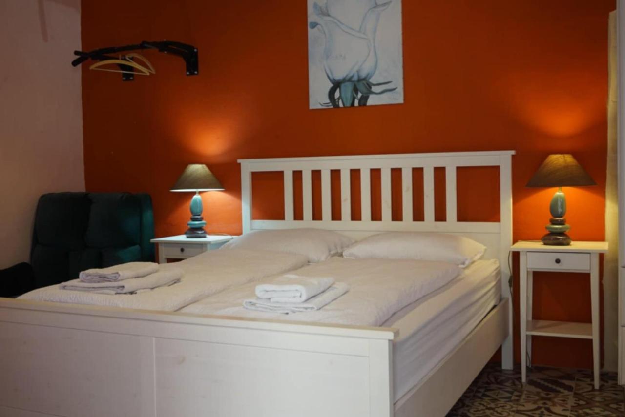 Driepersoonskamer met Eigen Badkamer