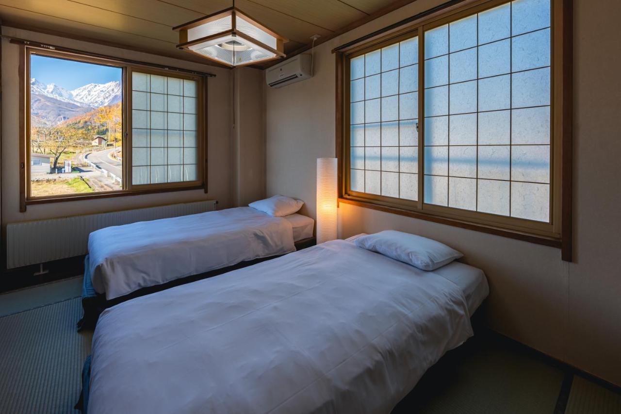 Camera Superior Matrimoniale/Doppia con Letti Singoli con Vista Montagna