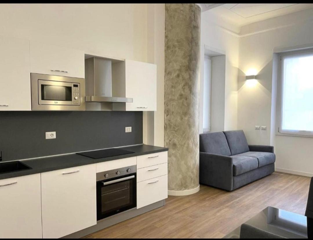 Deluxe One-Bedroom Apartment