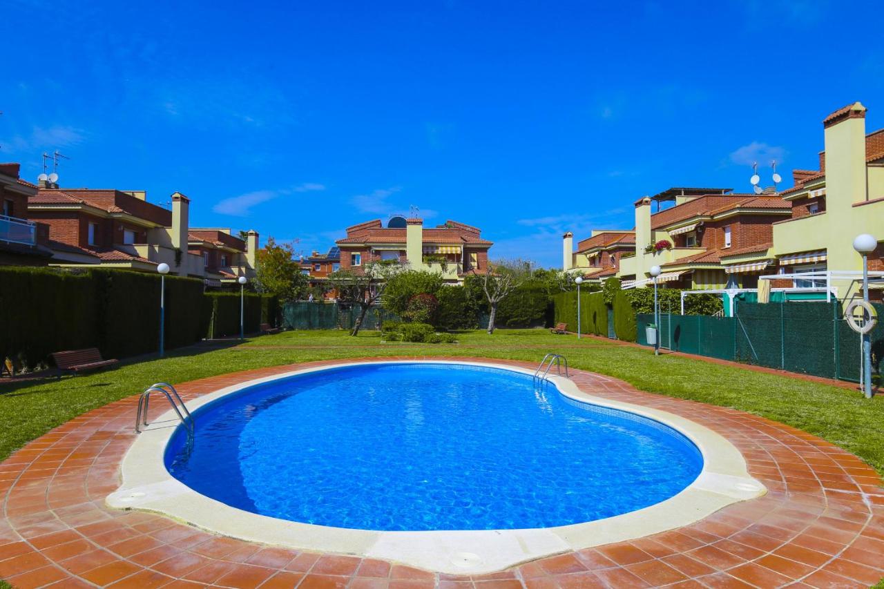 BRUSELAS 2 Family House - B&B Cambrils