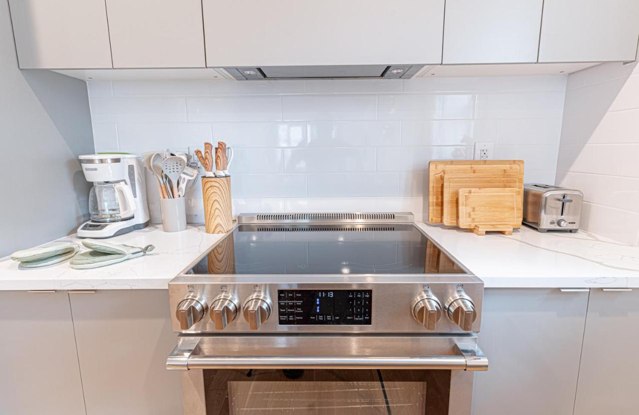 Scandinavian in Brooklyn w Balcony Near Park - B&B Brooklyn