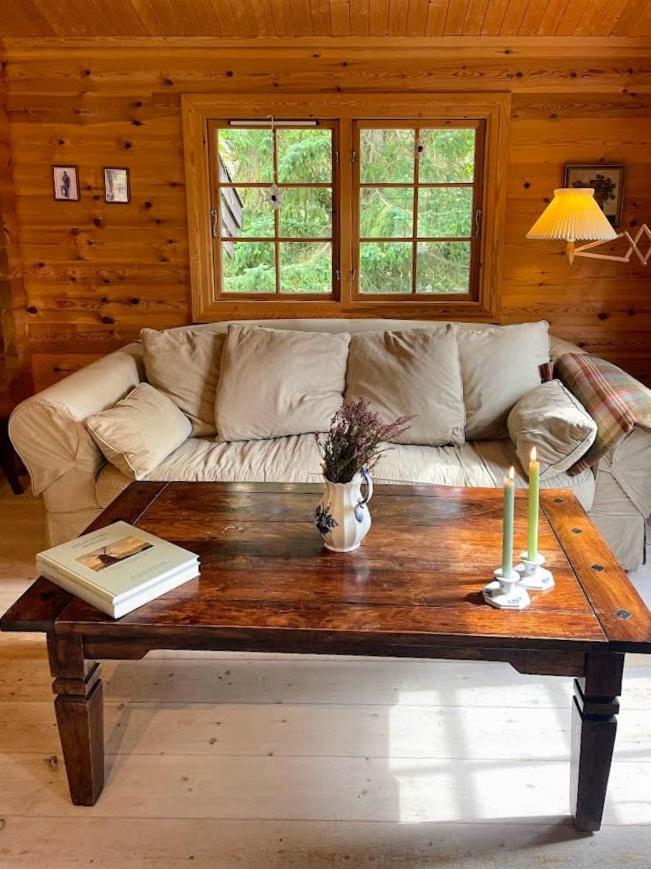 Norwegian Log Cabin Among Heather And Pine Trees - B&B Rørvig