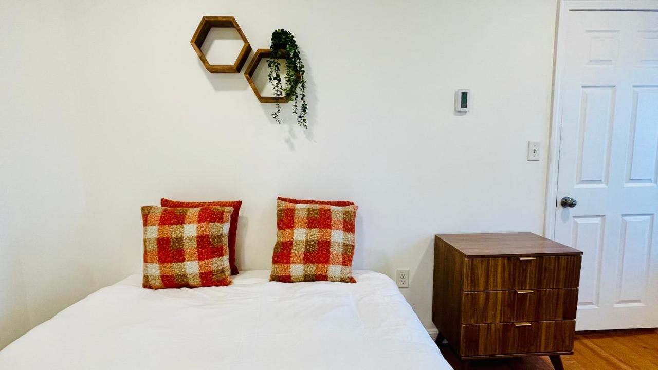 Steps to Kendall, MIT, Green Line - Bed and Breakfast Cambridge