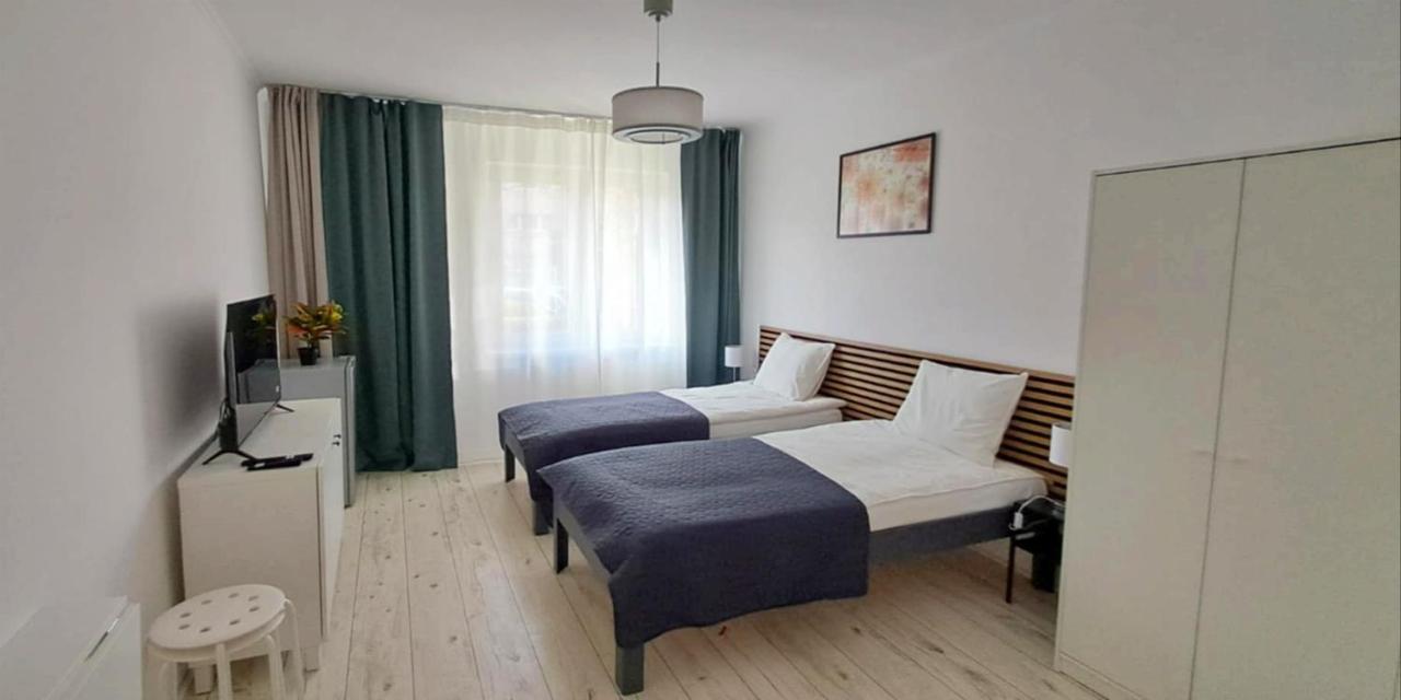Laurens Apartment - Ferienwohnung Warschau