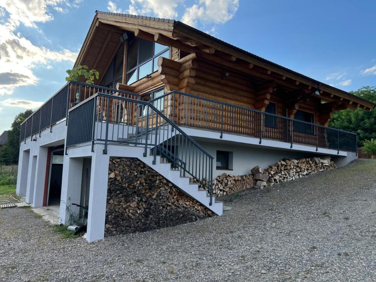 Oasis Chalet - B&B Lisnău