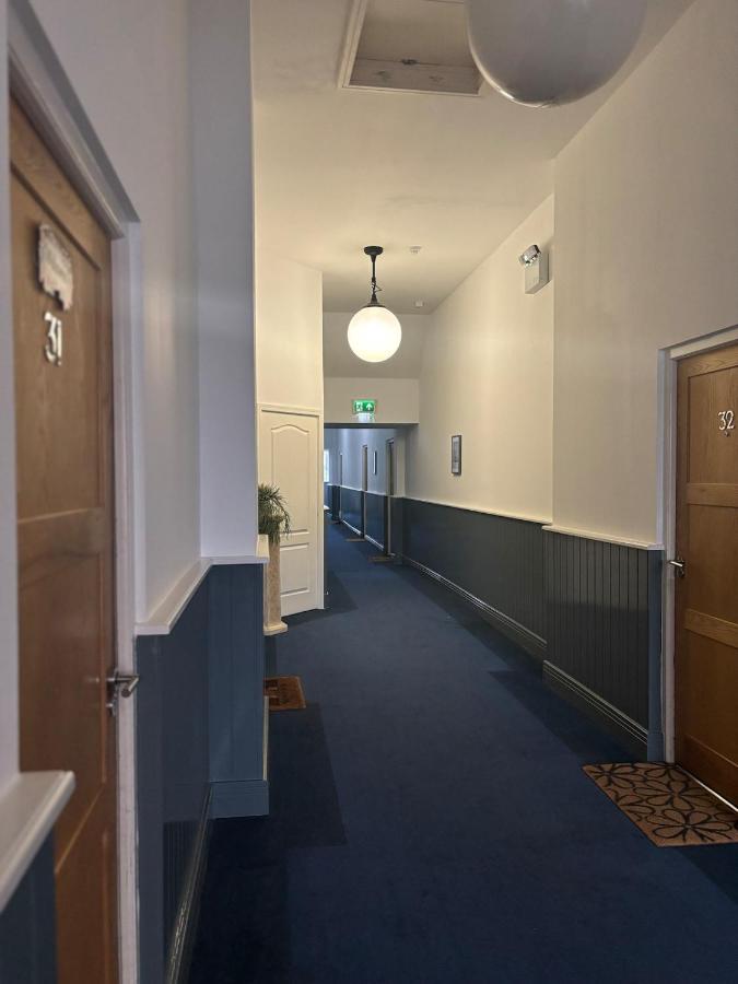 Central Plymouth Sea View Penthouse Apartment with Secure Parking - Bed and Breakfast Plymouth