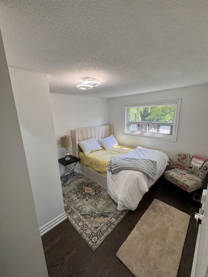 Private Bedroom with Ensuite - B&B Toronto