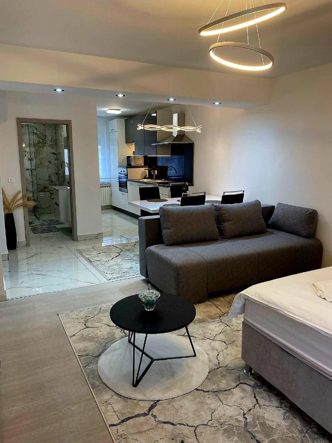 FLY Too - Bed and Breakfast Zagreb