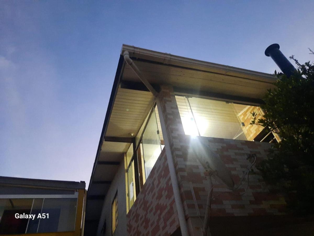 Apartamento Fundos Primeiro Andar - B&B Torres